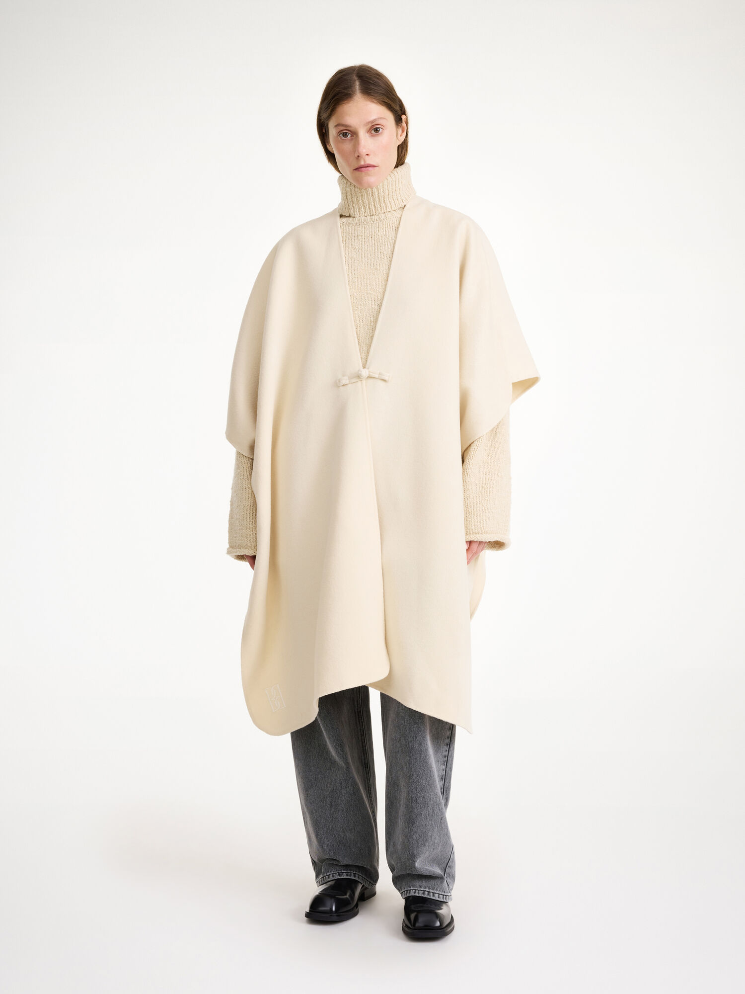 By Malene Birger Robertas Wool Cape Jassen Pearl | BE_BB35068