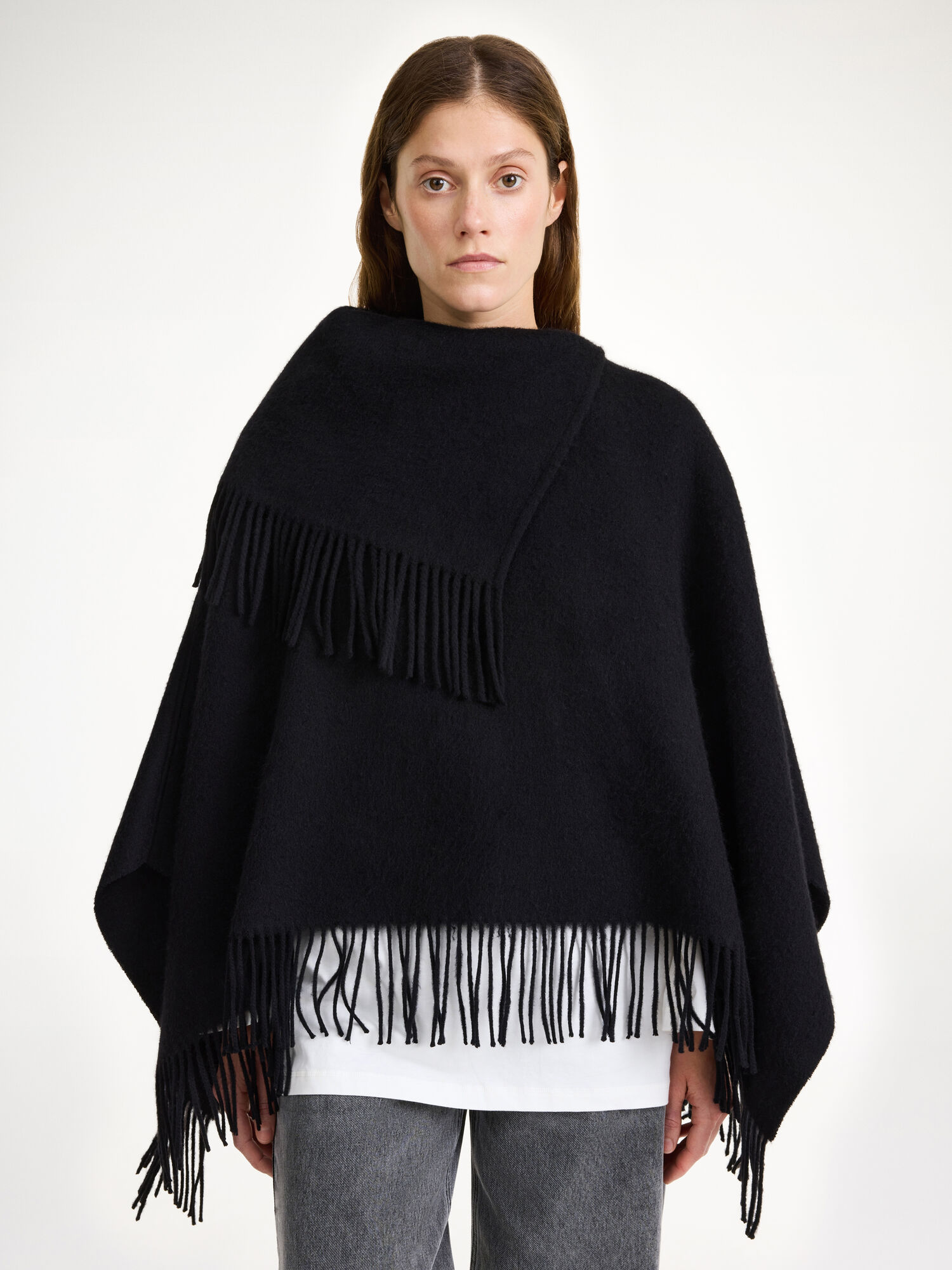 By Malene Birger Turtma Wool Fringe Bib Sjaals Zwart | BE_BB18405